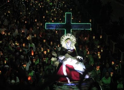 Prusisyon sa Baguio img-responsive